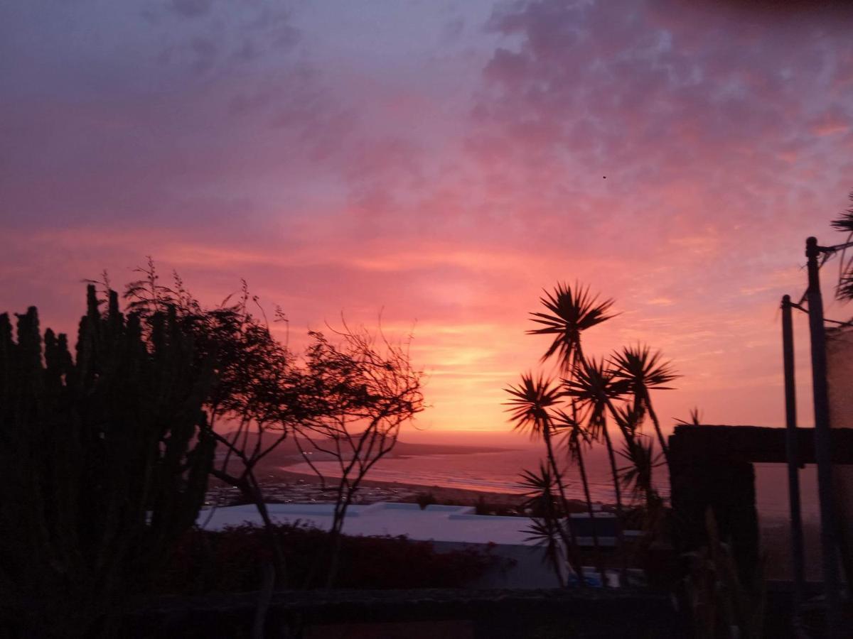 Beautiful Small Bungalow, Amazing Views And Garden Famara Extérieur photo
