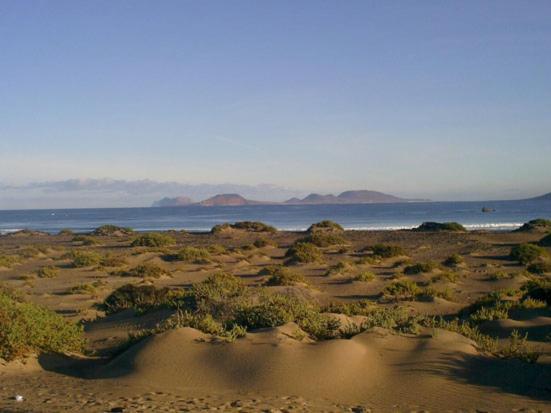 Beautiful Small Bungalow, Amazing Views And Garden Famara Extérieur photo