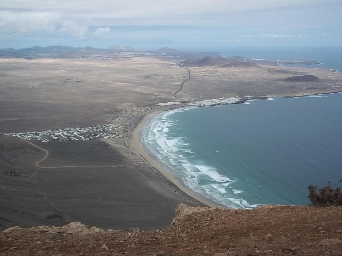 Beautiful Small Bungalow, Amazing Views And Garden Famara Extérieur photo