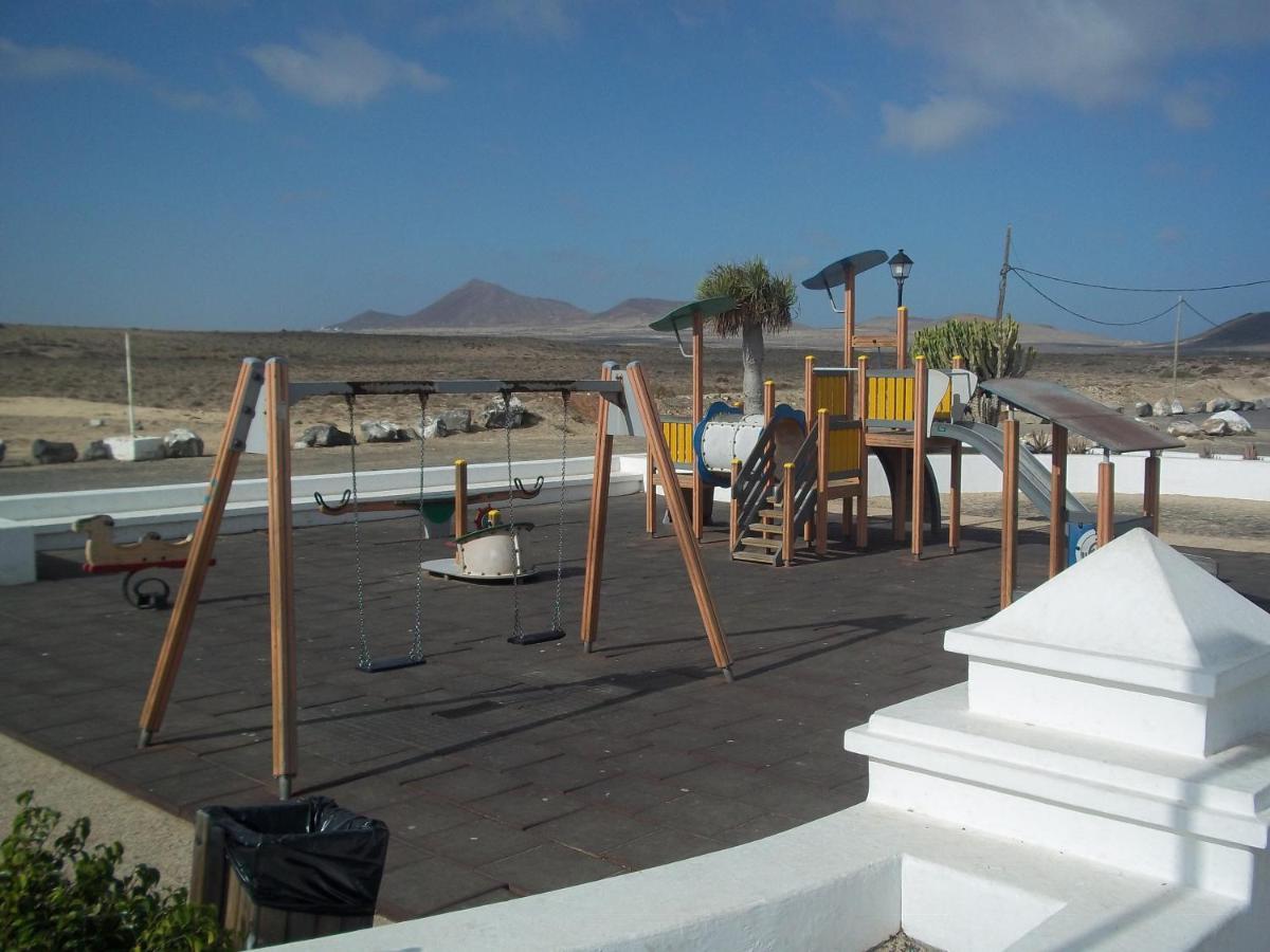 Beautiful Small Bungalow, Amazing Views And Garden Famara Extérieur photo