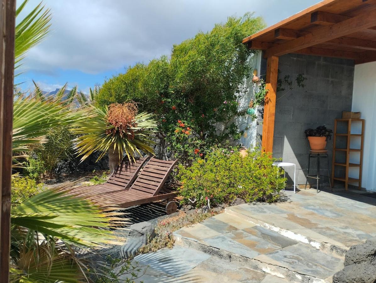 Beautiful Small Bungalow, Amazing Views And Garden Famara Extérieur photo