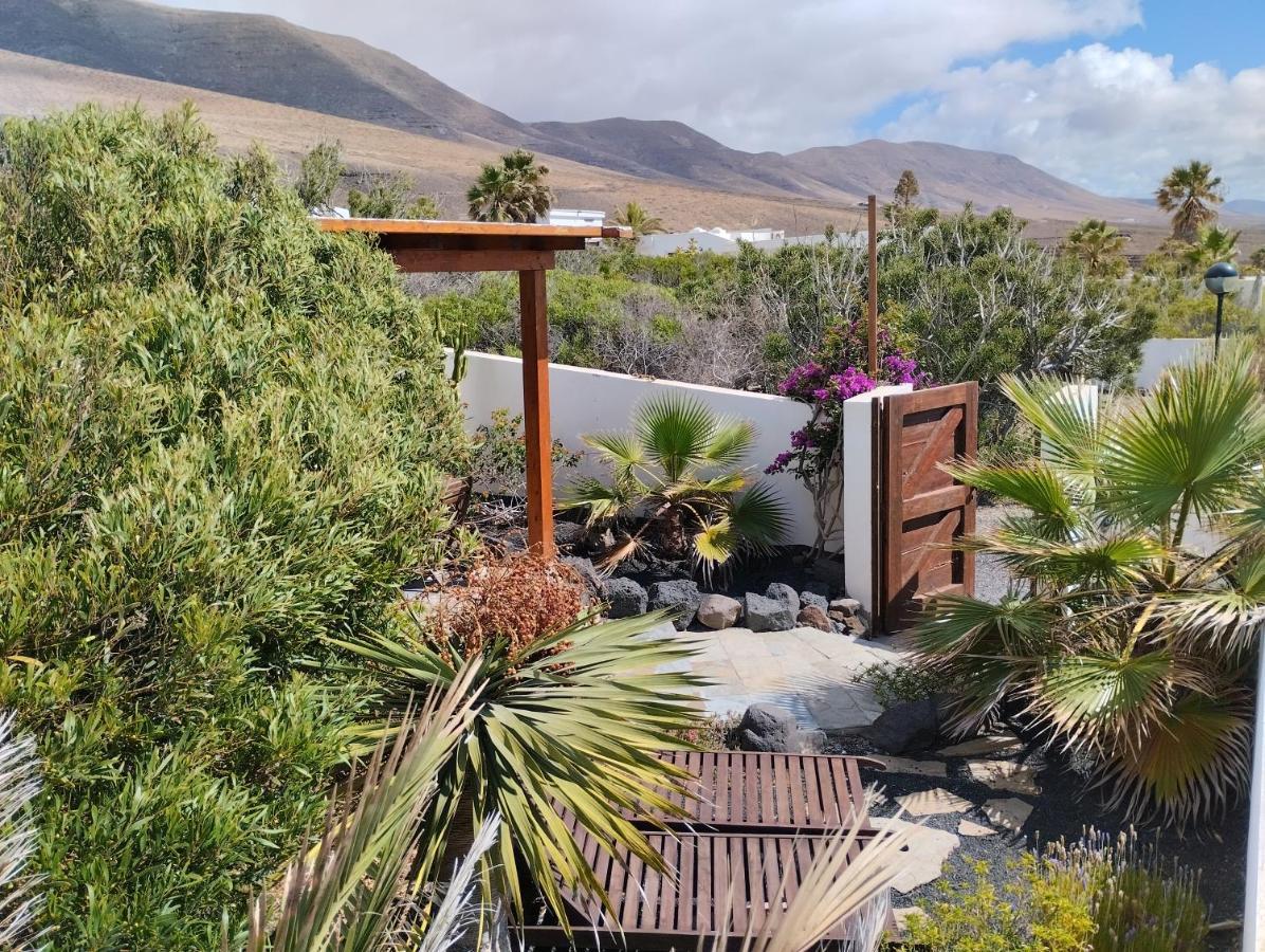 Beautiful Small Bungalow, Amazing Views And Garden Famara Extérieur photo