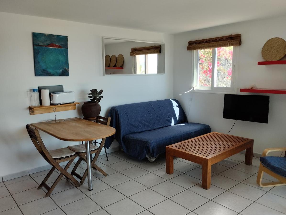 Beautiful Small Bungalow, Amazing Views And Garden Famara Extérieur photo