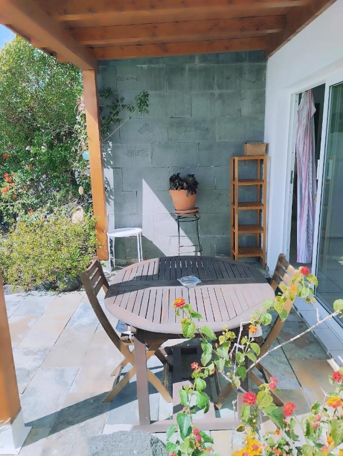 Beautiful Small Bungalow, Amazing Views And Garden Famara Extérieur photo
