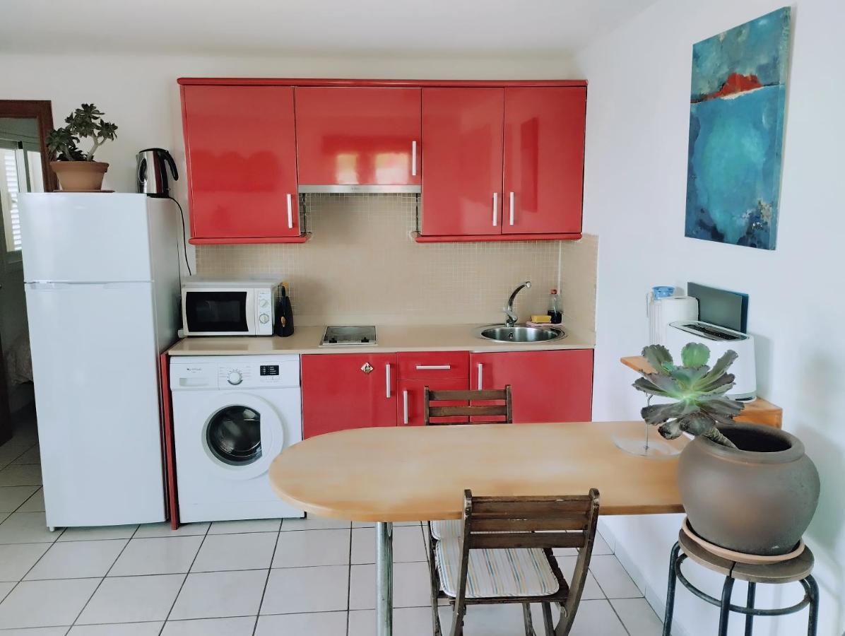 Beautiful Small Bungalow, Amazing Views And Garden Famara Extérieur photo